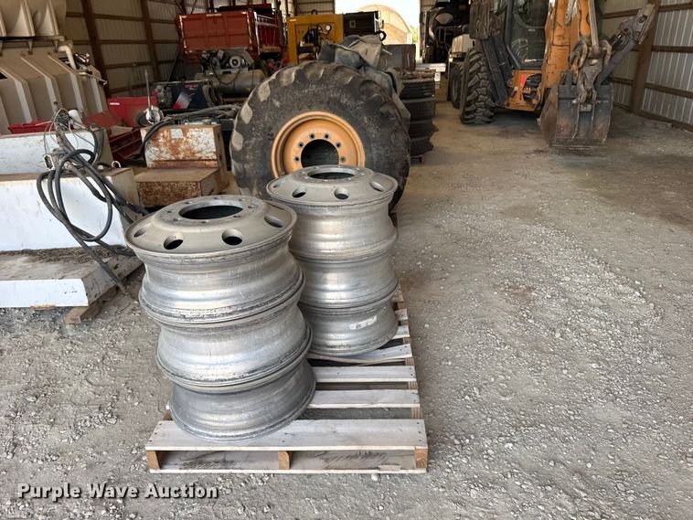 image for item DY3218 Tires and wheels