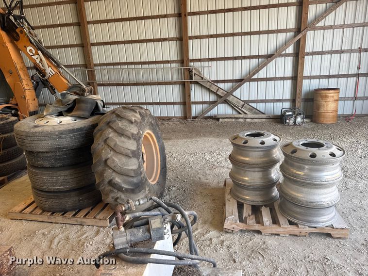 image for item DY3218 Tires and wheels