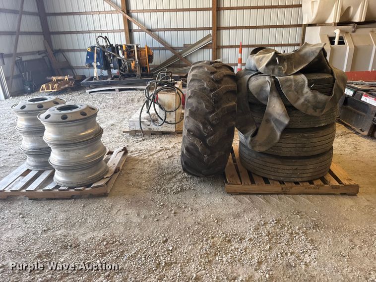 image for item DY3218 Tires and wheels