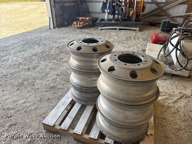image for item DY3218 Tires and wheels