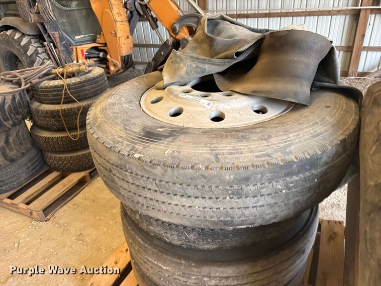 image for item DY3218 Tires and wheels