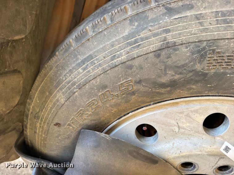 image for item DY3218 Tires and wheels