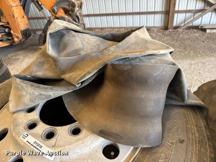 image for item DY3218 Tires and wheels