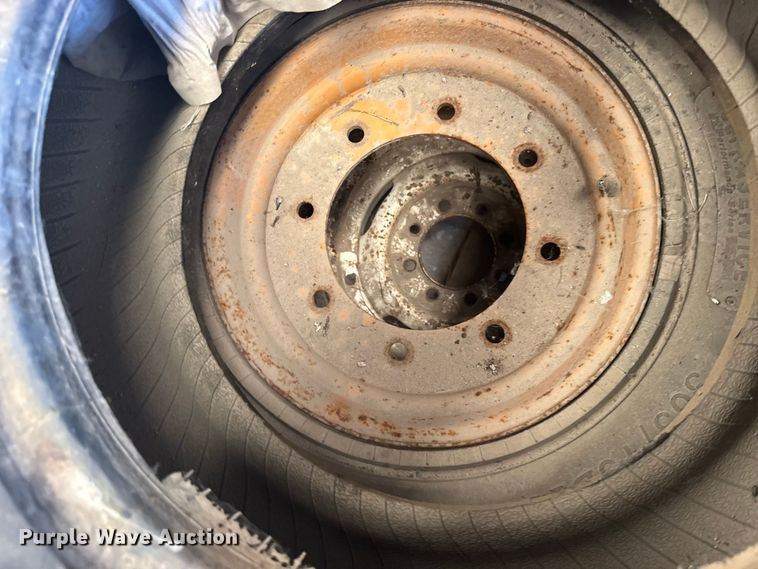 image for item DY3219 Tires and wheels
