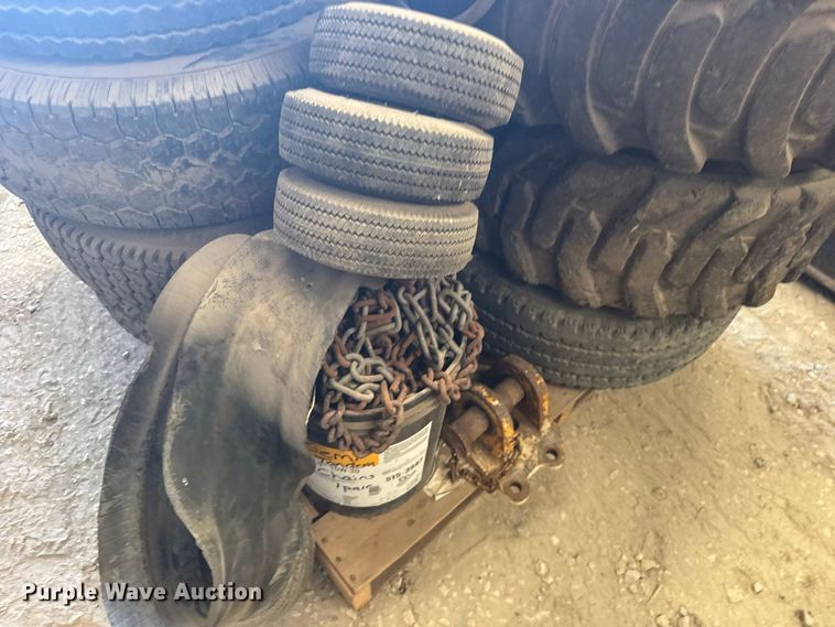 image for item DY3219 Tires and wheels