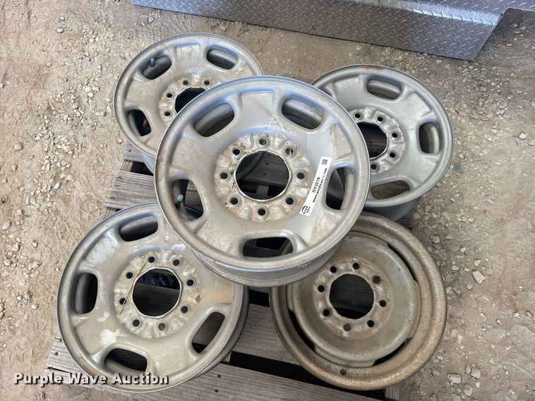 image for item DY3219 Tires and wheels