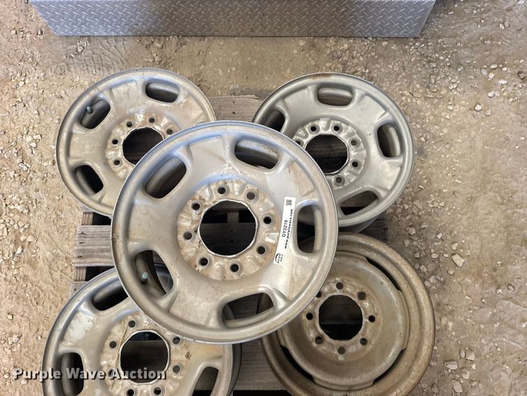 image for item DY3219 Tires and wheels