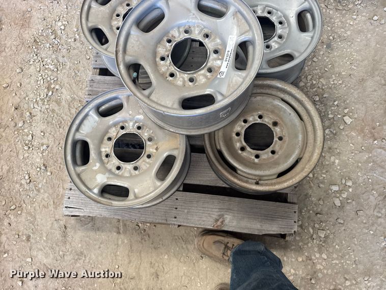 image for item DY3219 Tires and wheels