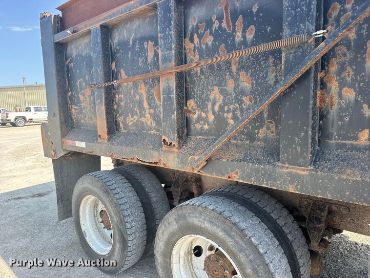 image for item DY3221 2000 Mack CH613 dump truck