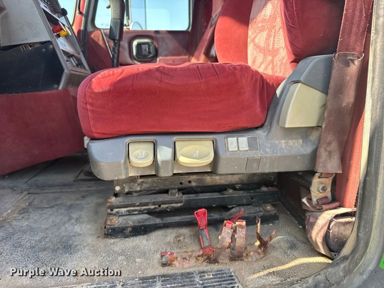 image for item DY3221 2000 Mack CH613 dump truck