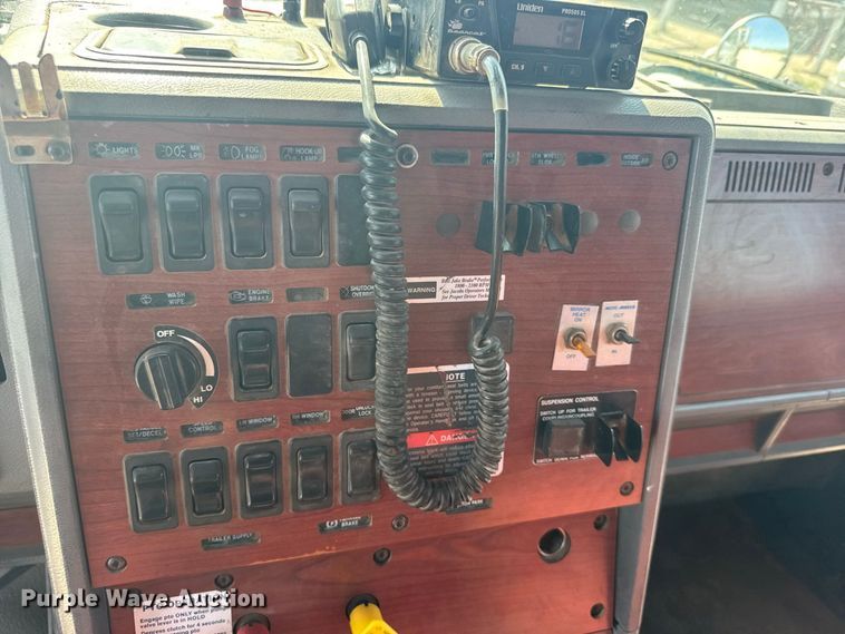 image for item DY3221 2000 Mack CH613 dump truck