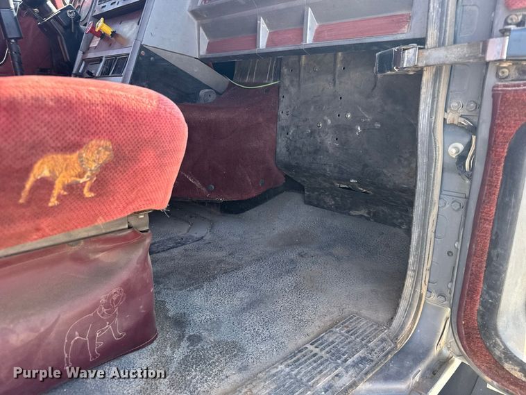 image for item DY3221 2000 Mack CH613 dump truck