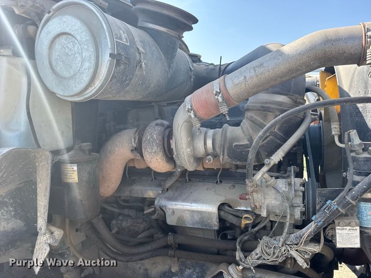 image for item DY3221 2000 Mack CH613 dump truck
