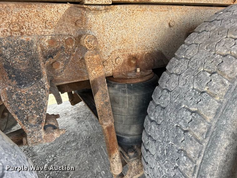image for item DY3221 2000 Mack CH613 dump truck