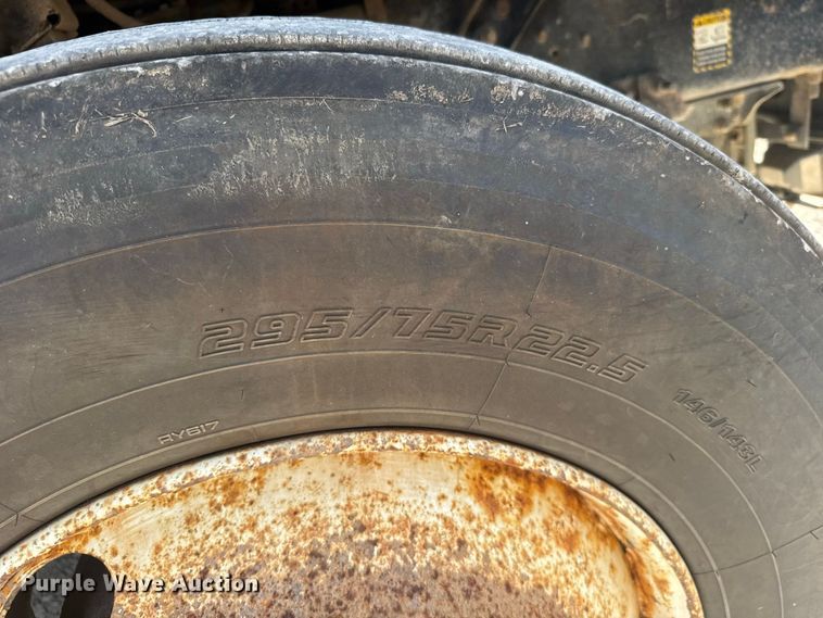 image for item DY3221 2000 Mack CH613 dump truck