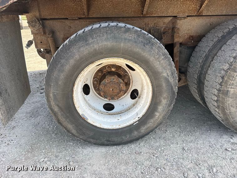 image for item DY3221 2000 Mack CH613 dump truck