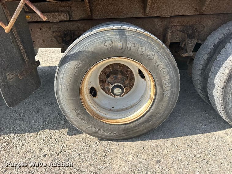 image for item DY3221 2000 Mack CH613 dump truck