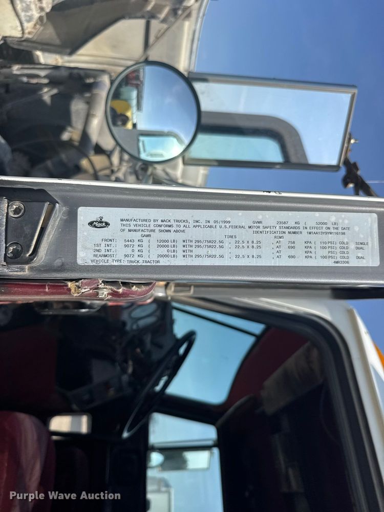 image for item DY3221 2000 Mack CH613 dump truck