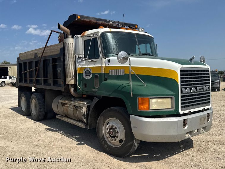 image for item DY3222 1998 Mack CH613 dump truck
