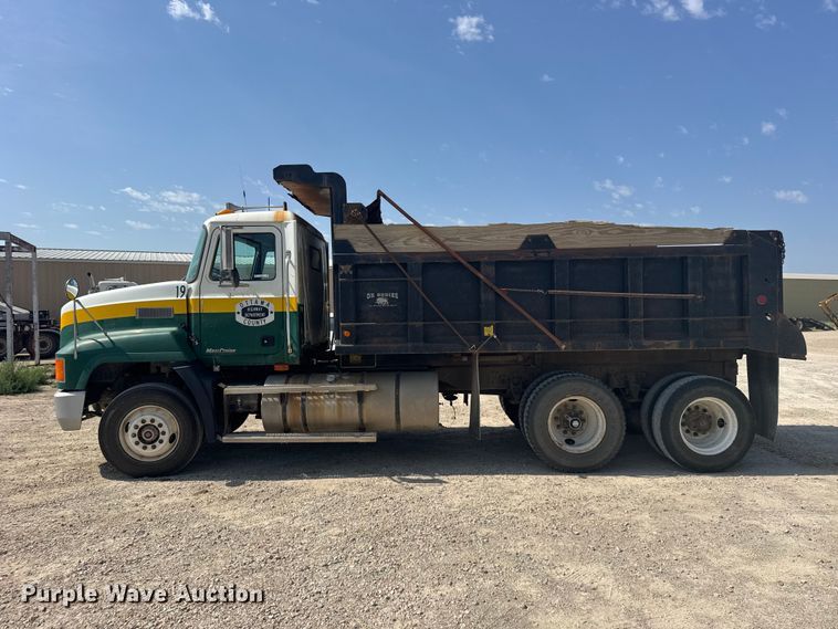 image for item DY3222 1998 Mack CH613 dump truck