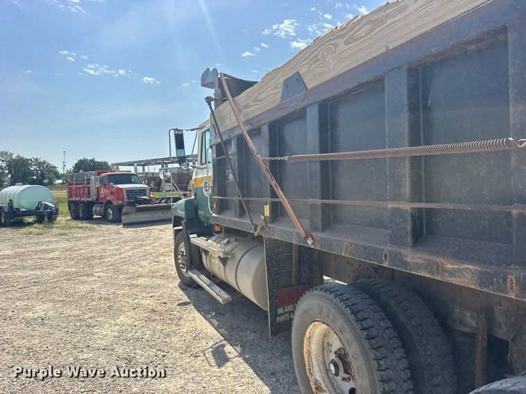 image for item DY3222 1998 Mack CH613 dump truck