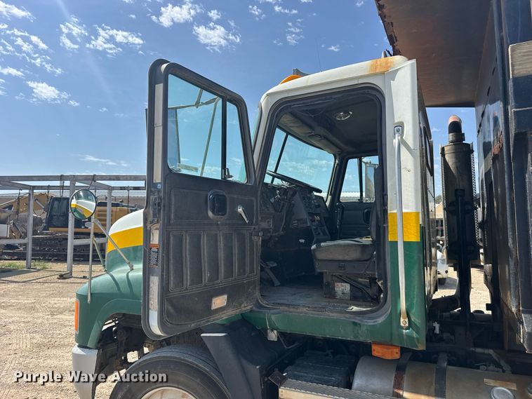 image for item DY3222 1998 Mack CH613 dump truck