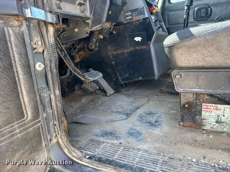 image for item DY3222 1998 Mack CH613 dump truck