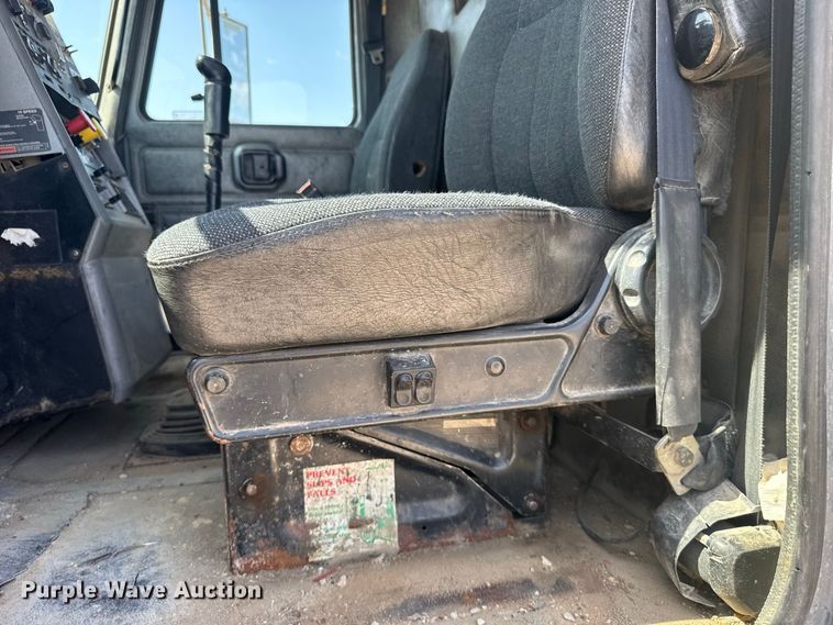 image for item DY3222 1998 Mack CH613 dump truck