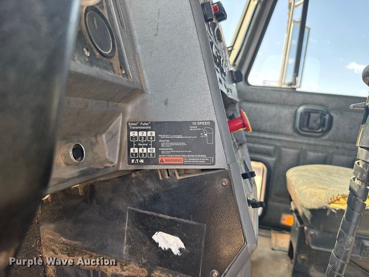 image for item DY3222 1998 Mack CH613 dump truck