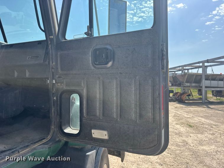 image for item DY3222 1998 Mack CH613 dump truck