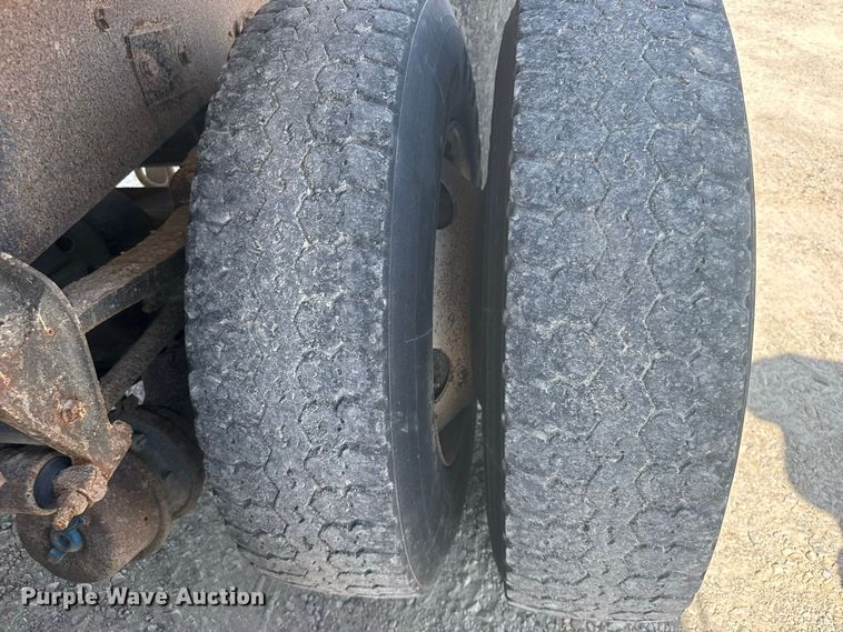image for item DY3222 1998 Mack CH613 dump truck