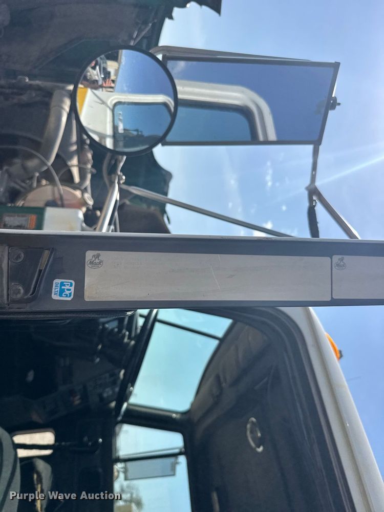 image for item DY3222 1998 Mack CH613 dump truck