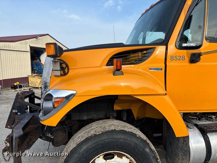 image for item DZ4535 2011 International WorkStar 7500 dump truck