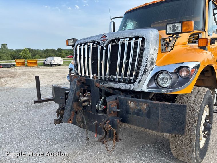 image for item DZ4535 2011 International WorkStar 7500 dump truck