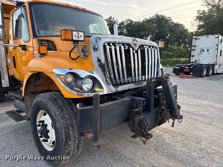 image for item DZ4535 2011 International WorkStar 7500 dump truck