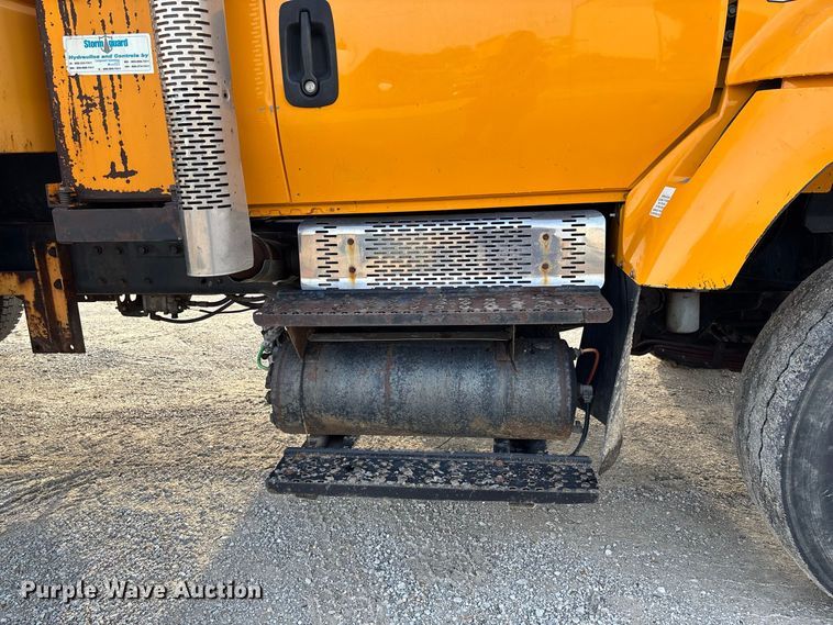 image for item DZ4535 2011 International WorkStar 7500 dump truck