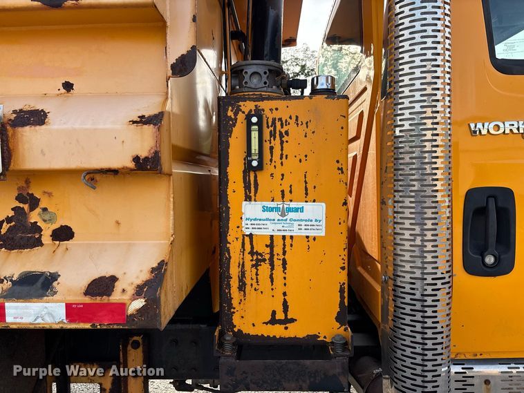 image for item DZ4535 2011 International WorkStar 7500 dump truck