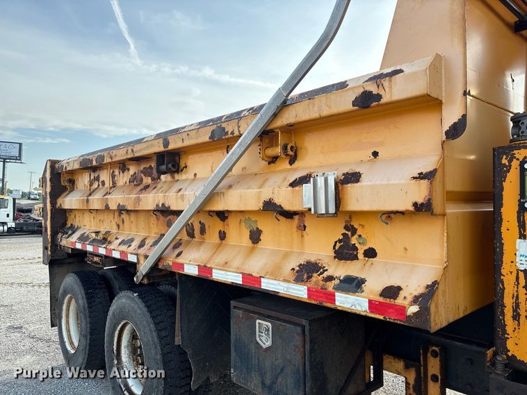 image for item DZ4535 2011 International WorkStar 7500 dump truck