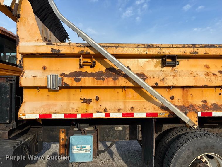 image for item DZ4535 2011 International WorkStar 7500 dump truck