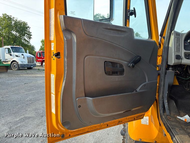 image for item DZ4535 2011 International WorkStar 7500 dump truck