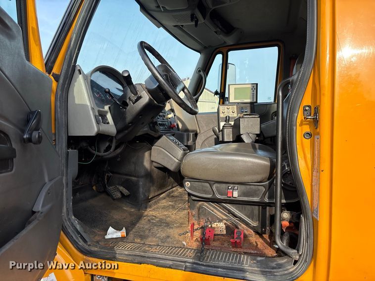 image for item DZ4535 2011 International WorkStar 7500 dump truck