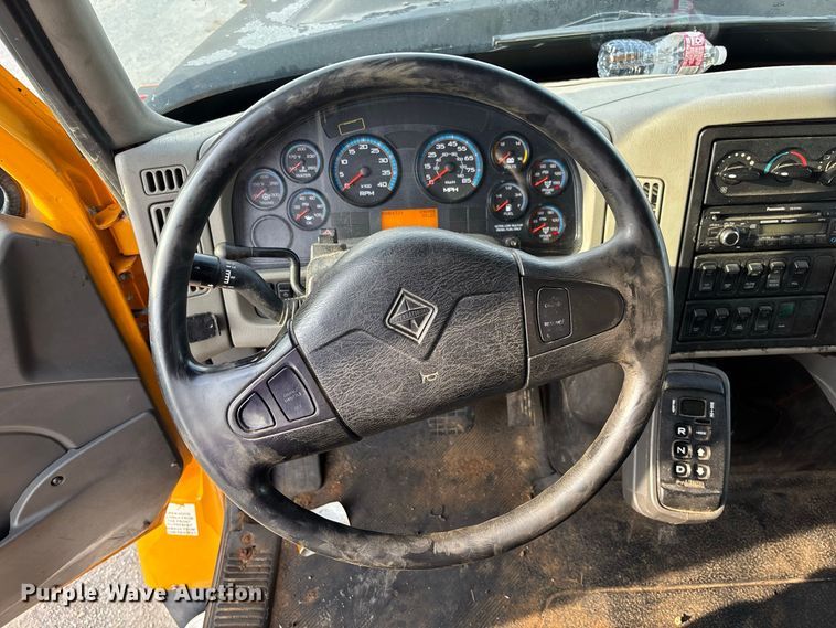 image for item DZ4535 2011 International WorkStar 7500 dump truck