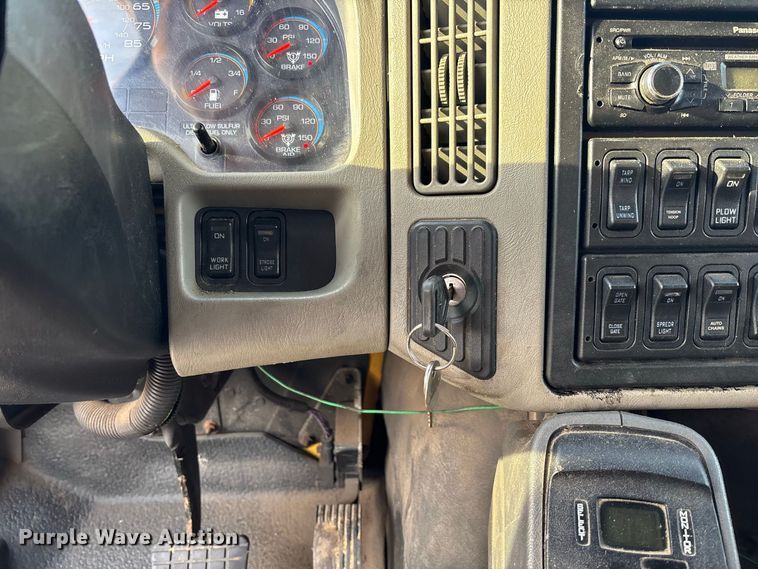 image for item DZ4535 2011 International WorkStar 7500 dump truck