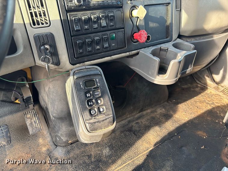 image for item DZ4535 2011 International WorkStar 7500 dump truck