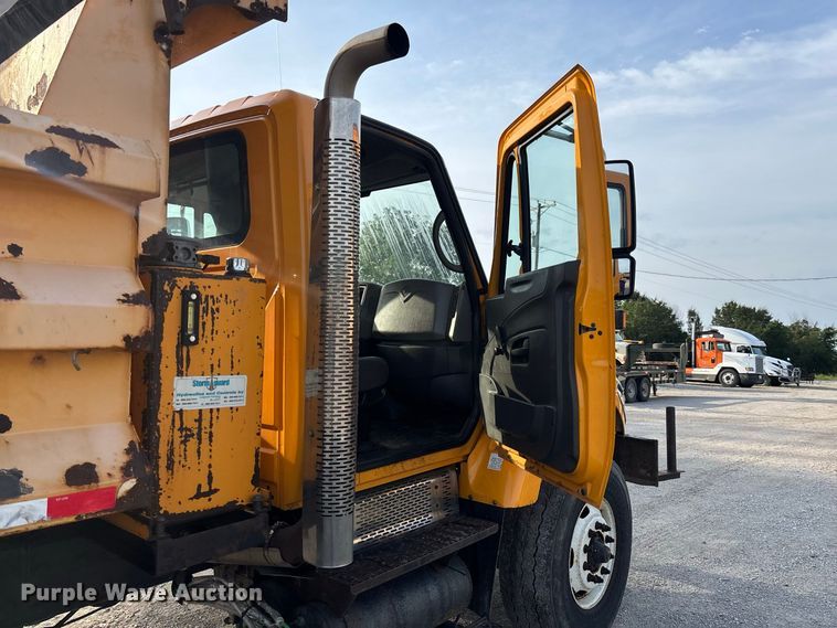 image for item DZ4535 2011 International WorkStar 7500 dump truck