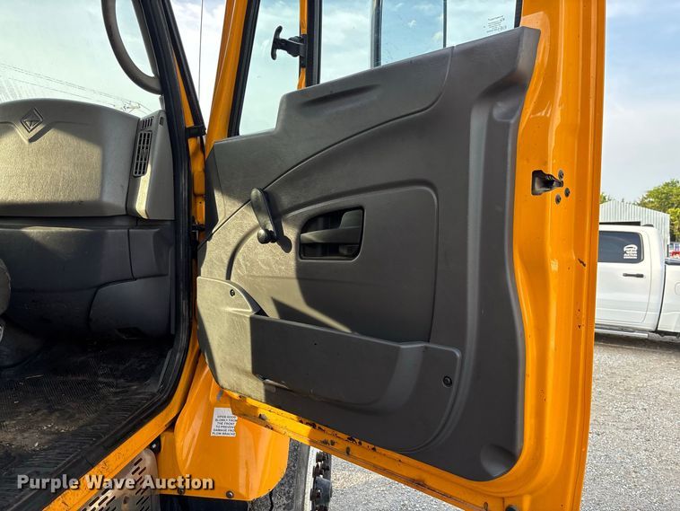 image for item DZ4535 2011 International WorkStar 7500 dump truck