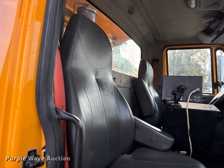 image for item DZ4535 2011 International WorkStar 7500 dump truck