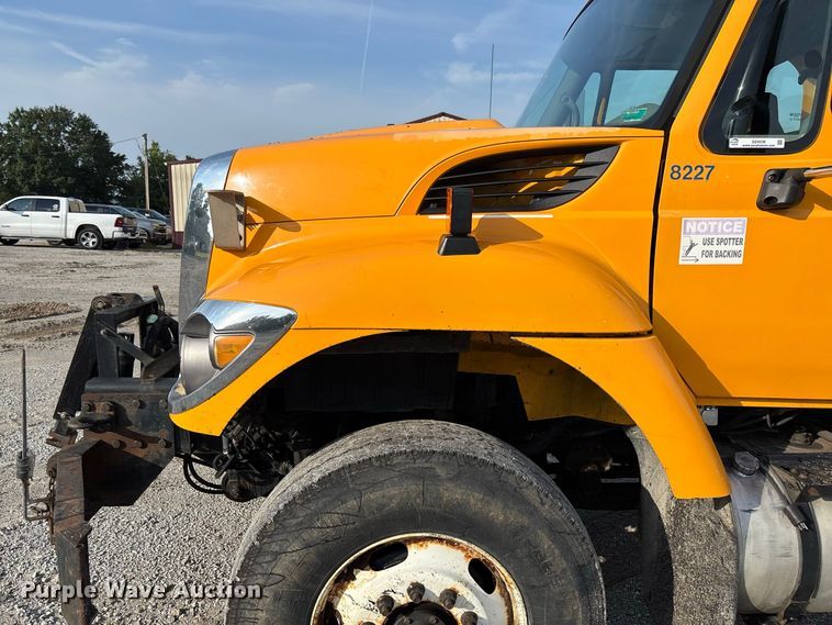 image for item DZ4536 2009 International WorkStar 7500 dump truck