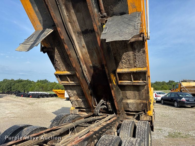 image for item DZ4536 2009 International WorkStar 7500 dump truck