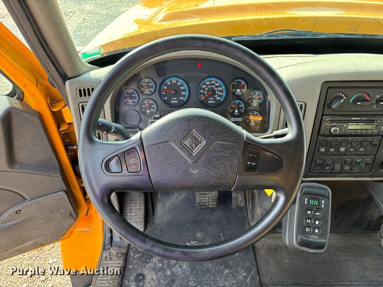 image for item DZ4536 2009 International WorkStar 7500 dump truck